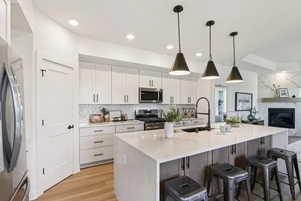 $633,900 | 2116 Bluestem Drive, Unit 1402, Waukesha, WI 53188