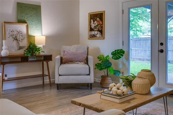 $275,000 | 914 Meadow Mead Drive, Allen, TX 75002