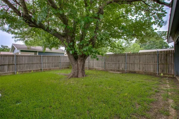 $275,000 | 914 Meadow Mead Drive, Allen, TX 75002
