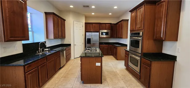 $3,200 | 9464 Ojibwa Avenue, Las Vegas, NV 89149
