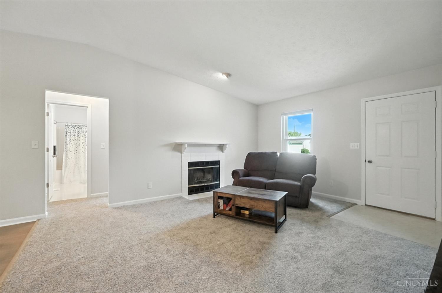 222 Deershadow Road Maineville, OH 45039 - Photo 6 of 47 Gallery Image 6