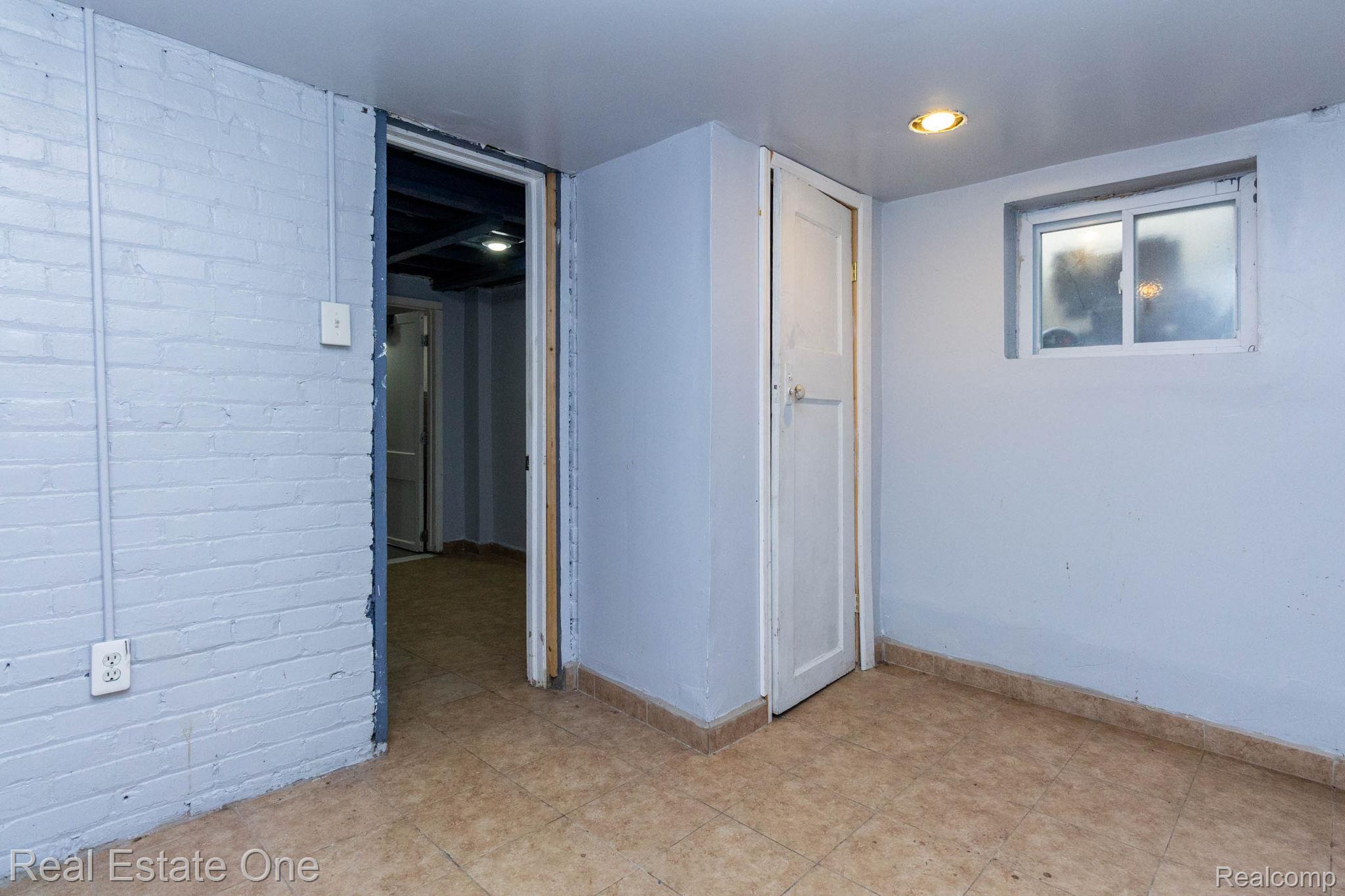 5485 Springwells Street Detroit, MI 48210 - Photo 41 of 47 interior (37).jpg