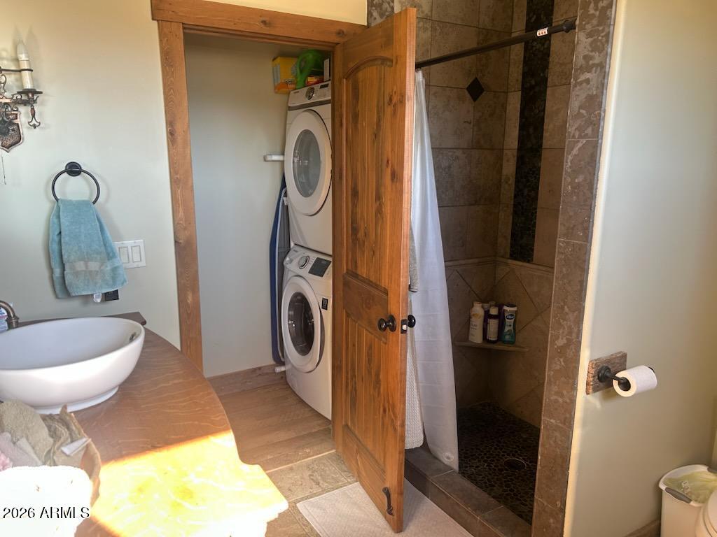 200 West H Bar Ranch Road Payson, AZ 85541 - Photo 12 of 21 a bathroom with a sink toilet and shower