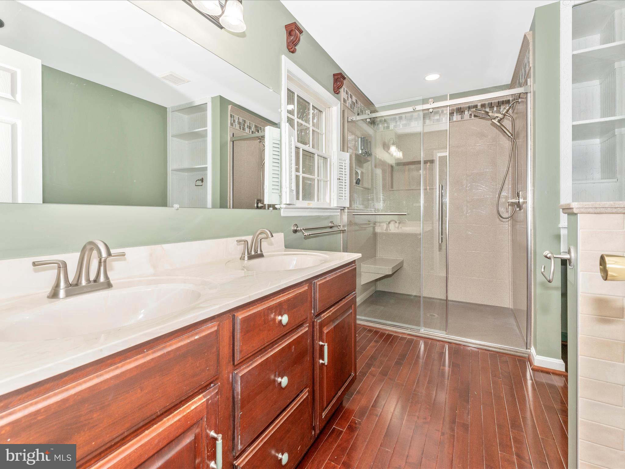 494 Ross Mill Ridge Hedgesville, WV 25427 - Photo 33 of 54 Primary Bathroom