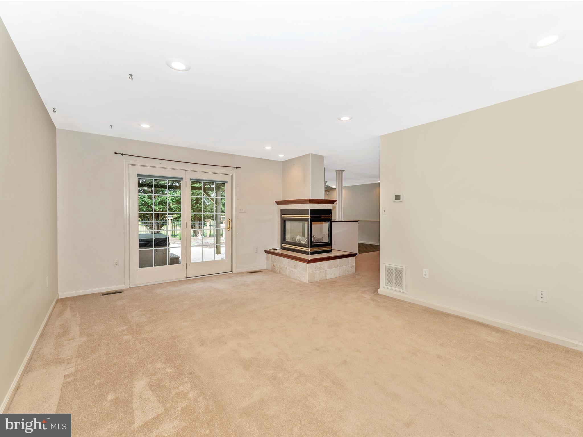 494 Ross Mill Ridge Hedgesville, WV 25427 - Photo 6 of 54 Living Room