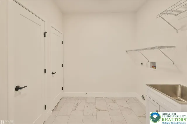 $695,000 | 448 Long Lane Road, Walnutport, PA 18088