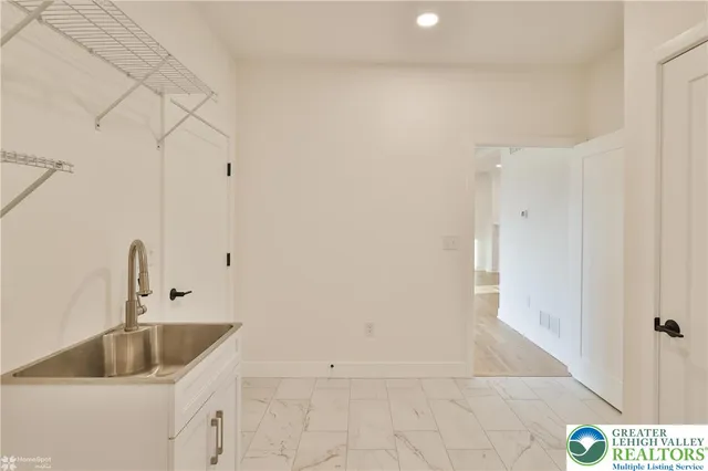 $695,000 | 448 Long Lane Road, Walnutport, PA 18088