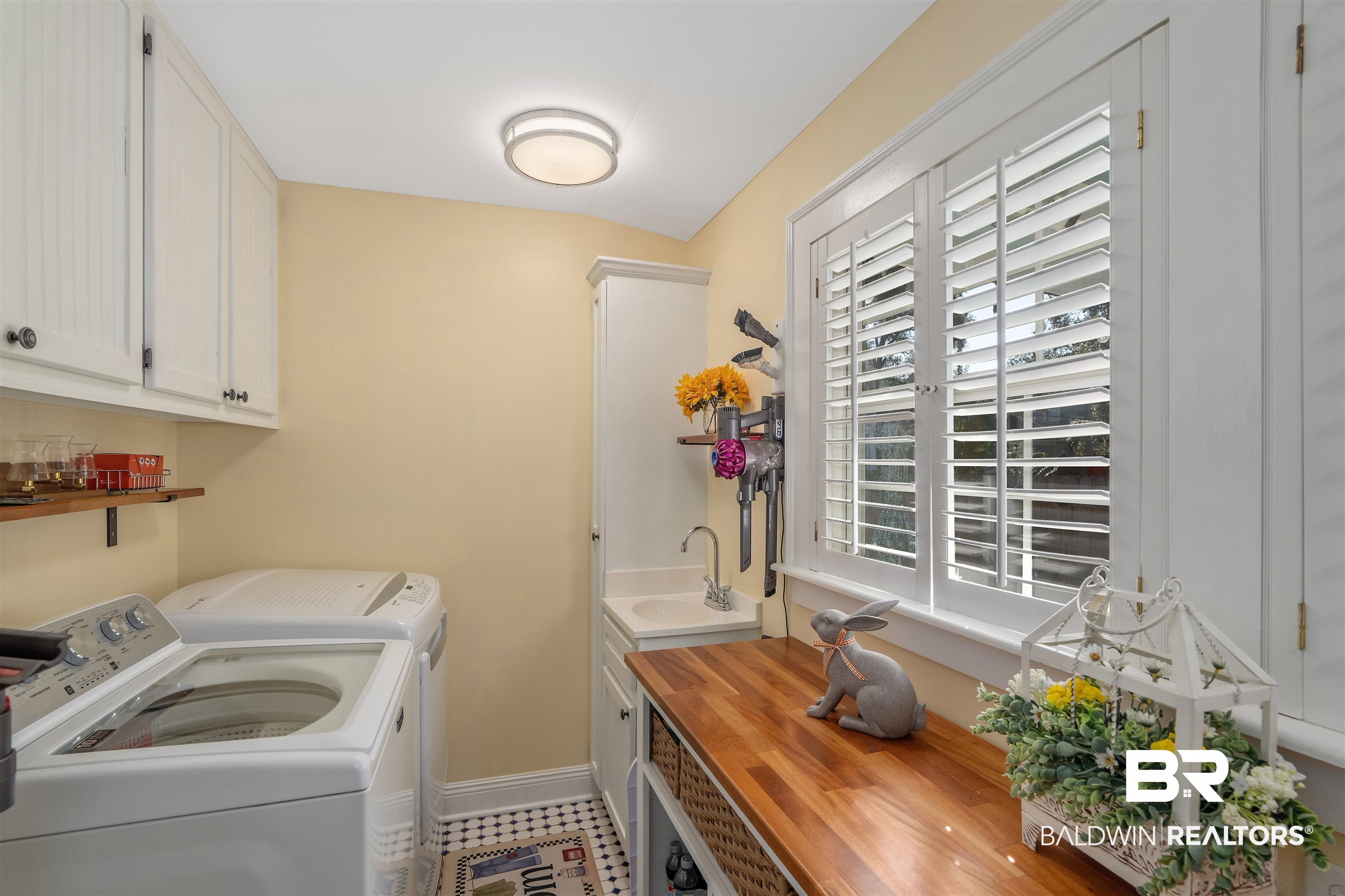 953 Old Shell Road Mobile, AL 36604 - Photo 16 of 26 Laundry