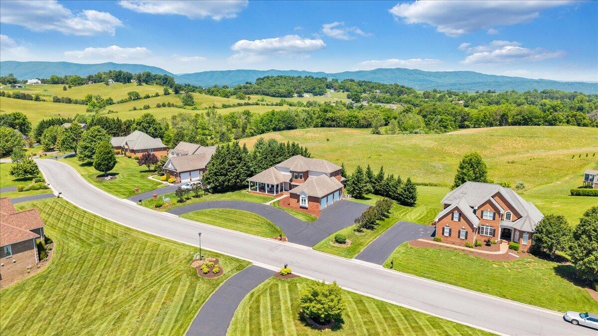 625 Frontier Way Fincastle, VA 24090 - Photo 76 of 105 106-DJI_20260529122945_0326_D