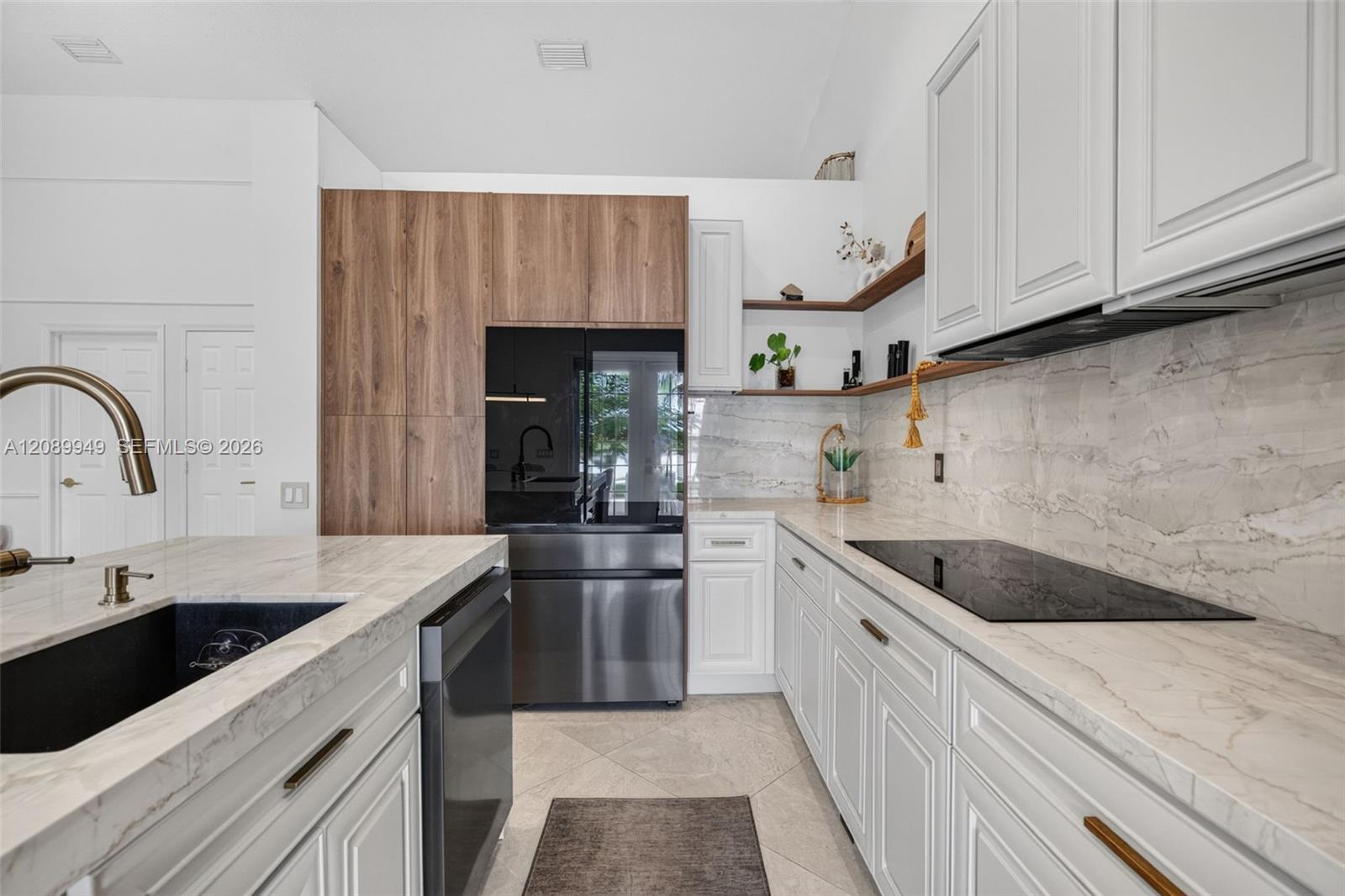 820 Falling Water Road Weston, FL 33326 - Photo 11 of 56 Gallery Image 11