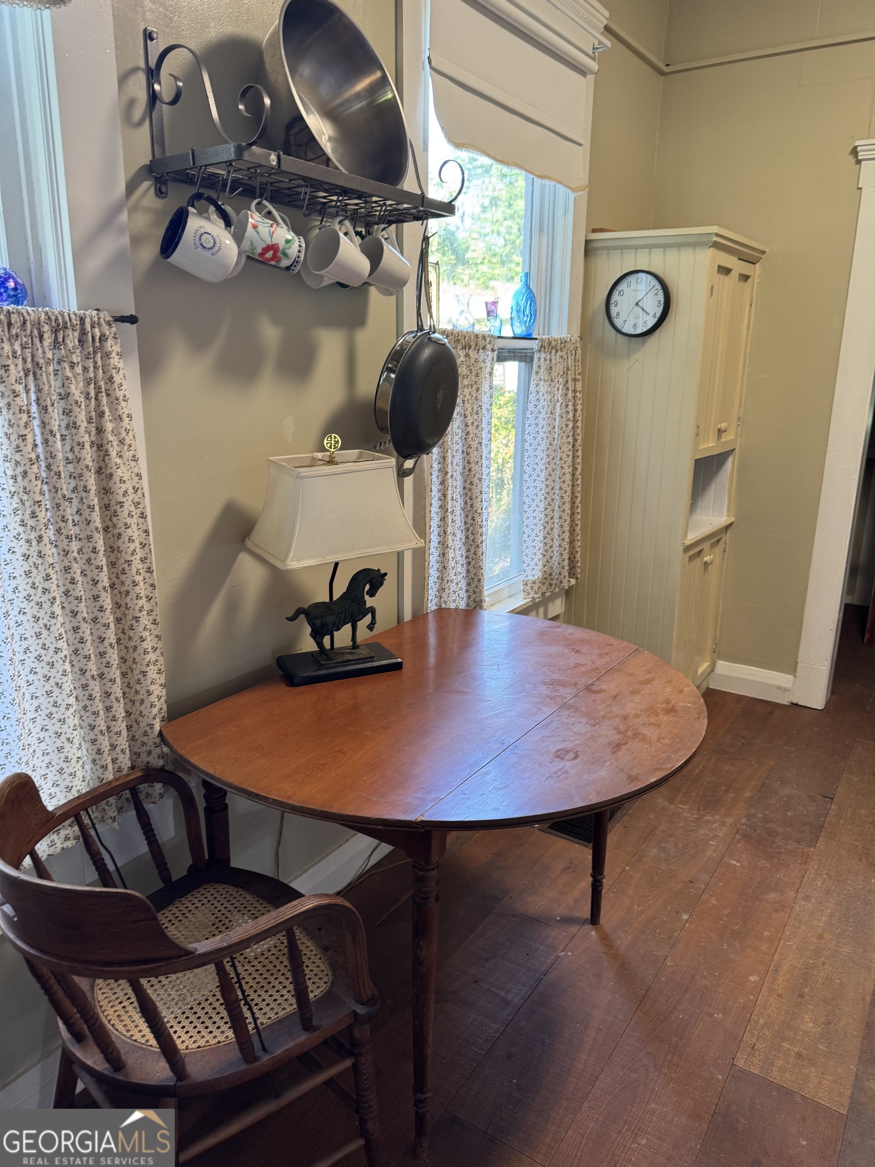 404 Ready Street St. Marys, GA 31558 - Photo 5 of 14 a dining room with furniture and window