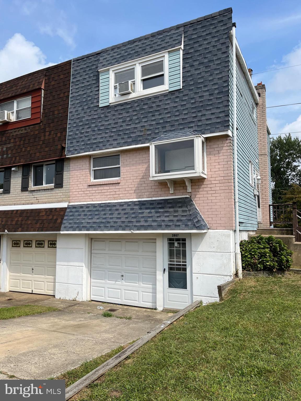 2807 Sebring Road Philadelphia, PA 19152 - Photo 6 of 15 Front