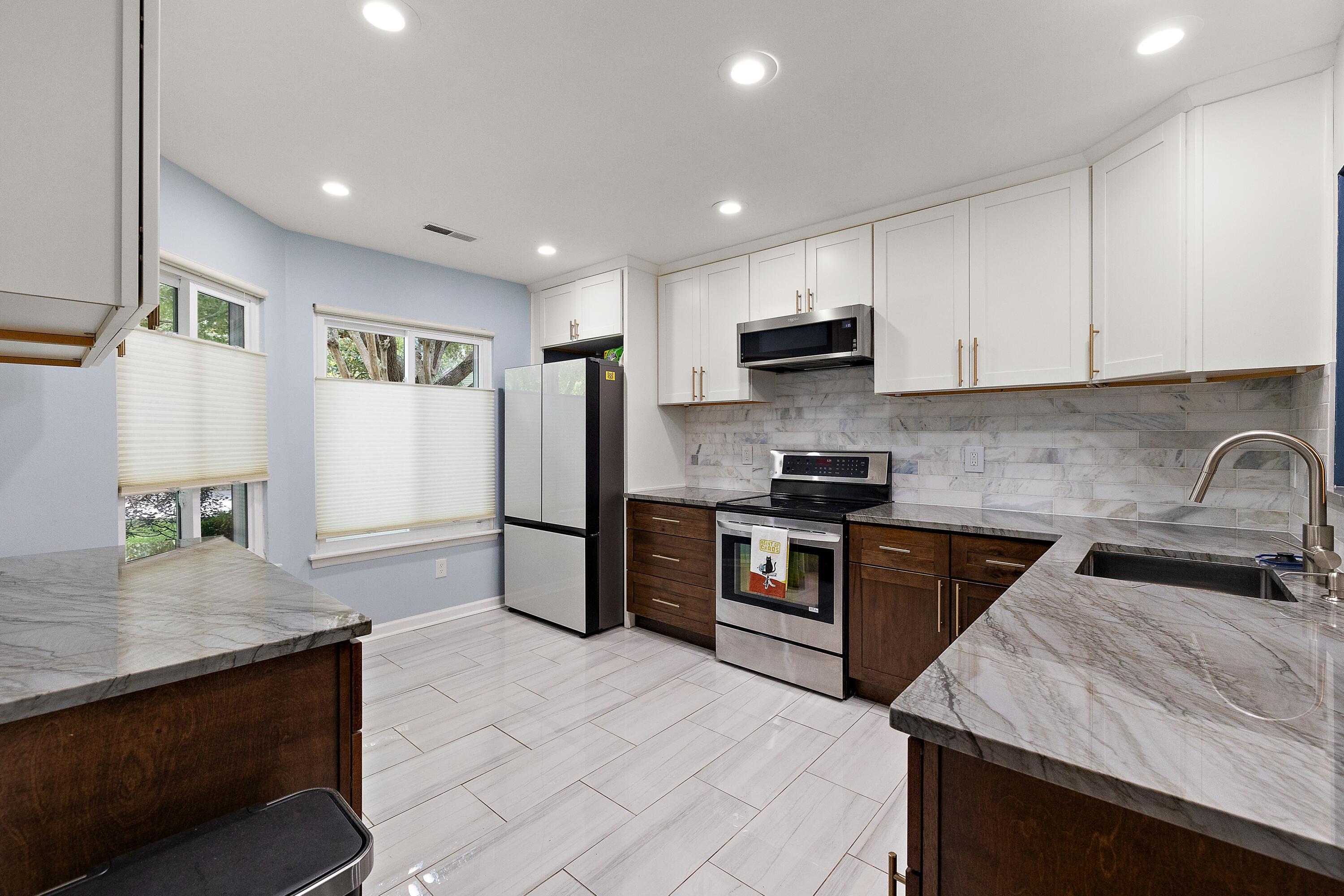 491 Mt Royall Drive Mount Pleasant, SC 29464 - Photo 4 of 14 BN0A4690