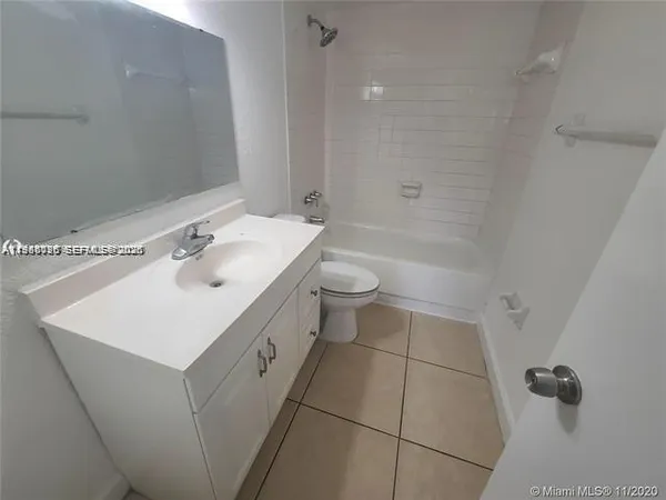 $1,470 | 15225 Northeast 6th Avenue, Unit B303, Miami, FL 33162