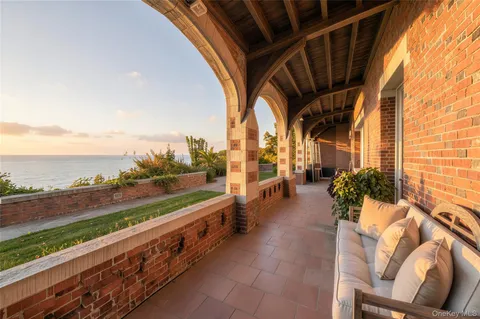 a view of an outdoor kitchen