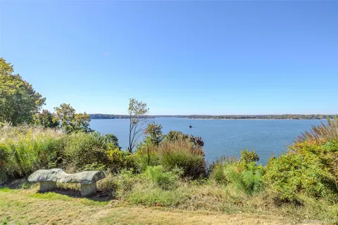 $17,995,000 | 31 Fort Hill Drive, Lloyd Neck, NY 11743
