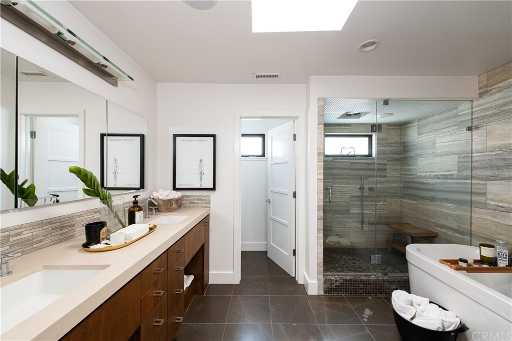 32561 Balearic Dana Point, CA 92629 - Photo 13 of 41 Guest Bath with large soaking tub, dual vanities and large shower with Rain head.