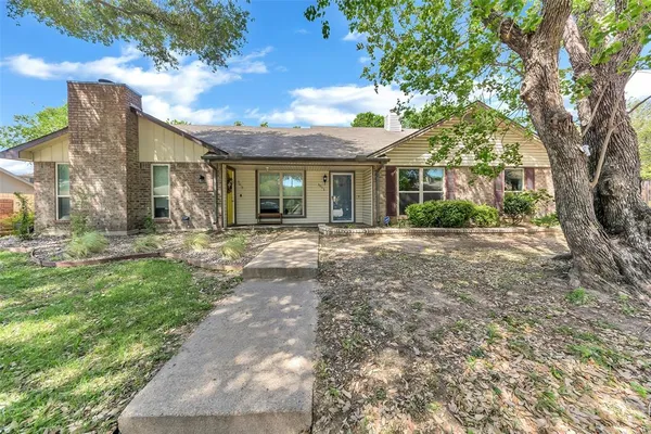 $315,000 | 3015 Clover Lane, Euless, TX 76039