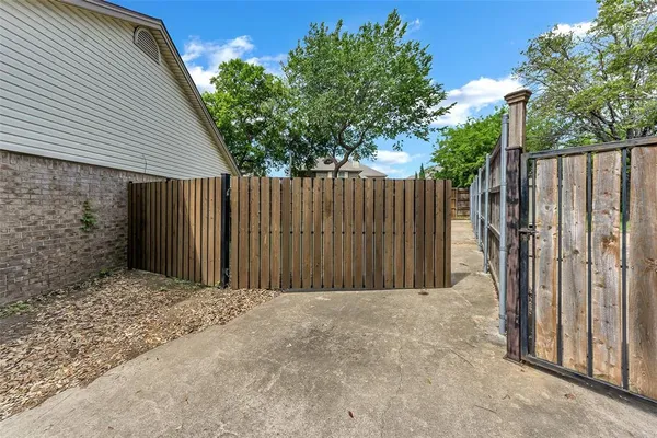 $315,000 | 3015 Clover Lane, Euless, TX 76039