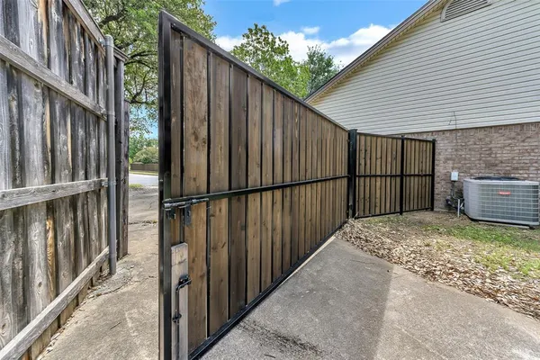 $315,000 | 3015 Clover Lane, Euless, TX 76039