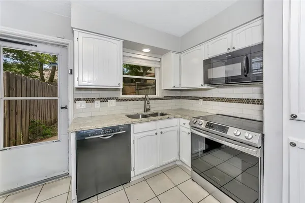 $315,000 | 3015 Clover Lane, Euless, TX 76039