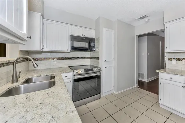 $315,000 | 3015 Clover Lane, Euless, TX 76039