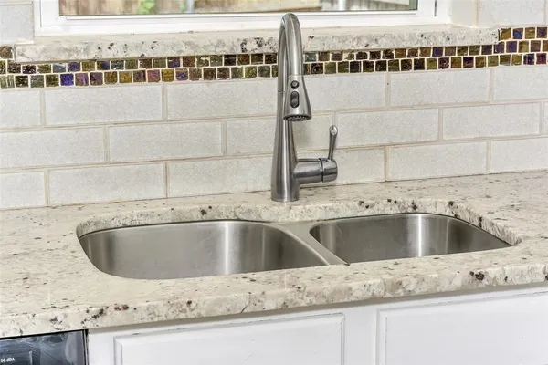 $315,000 | 3015 Clover Lane, Euless, TX 76039