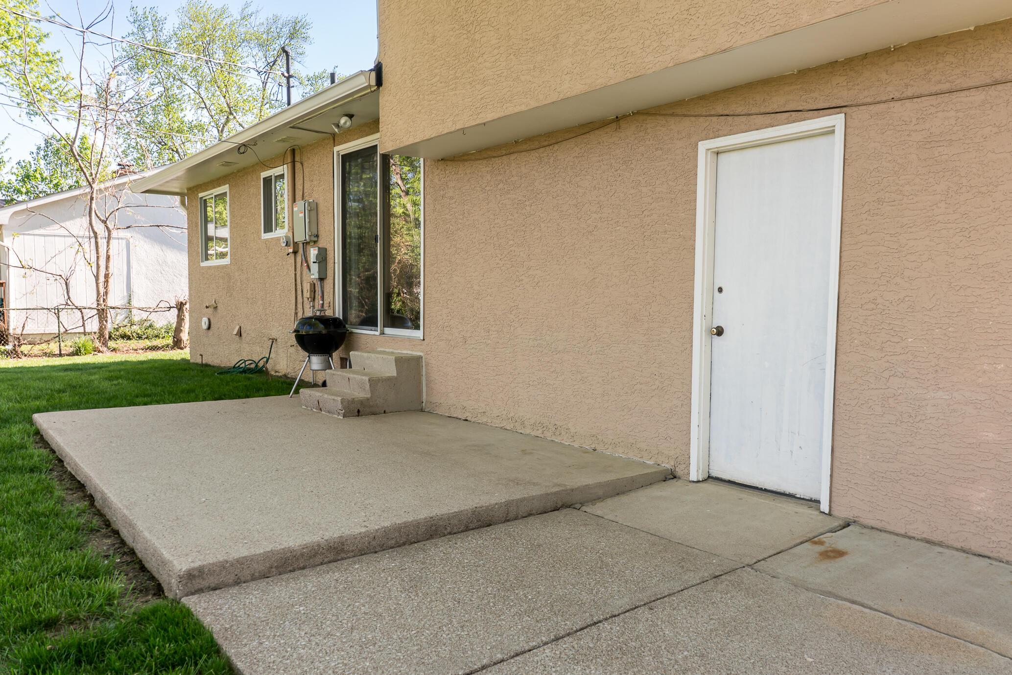 5533 Redwood Road Columbus, OH 43229 - Photo 42 of 51 Patio