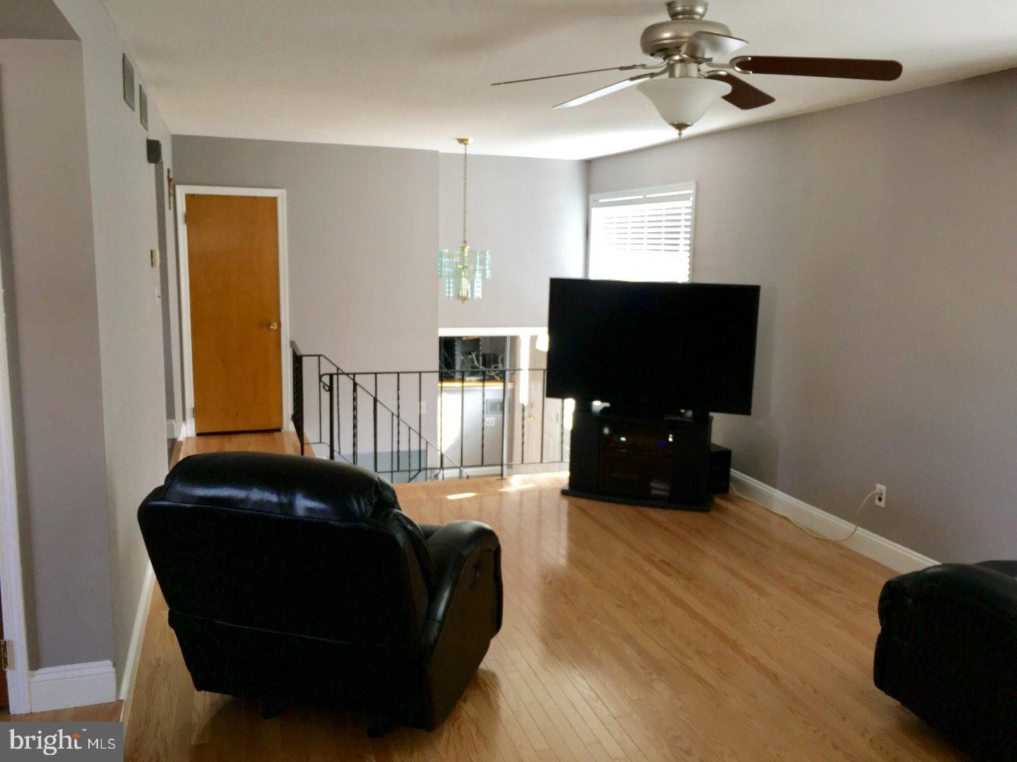 1857 Merlin Road Philadelphia, PA 19116 - Photo 8 of 22 Living Room