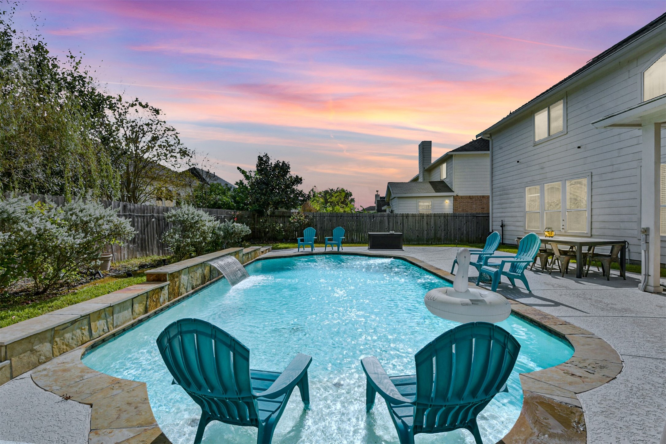 6806 Russelfield Lane Houston, TX 77049 - Photo 3 of 46