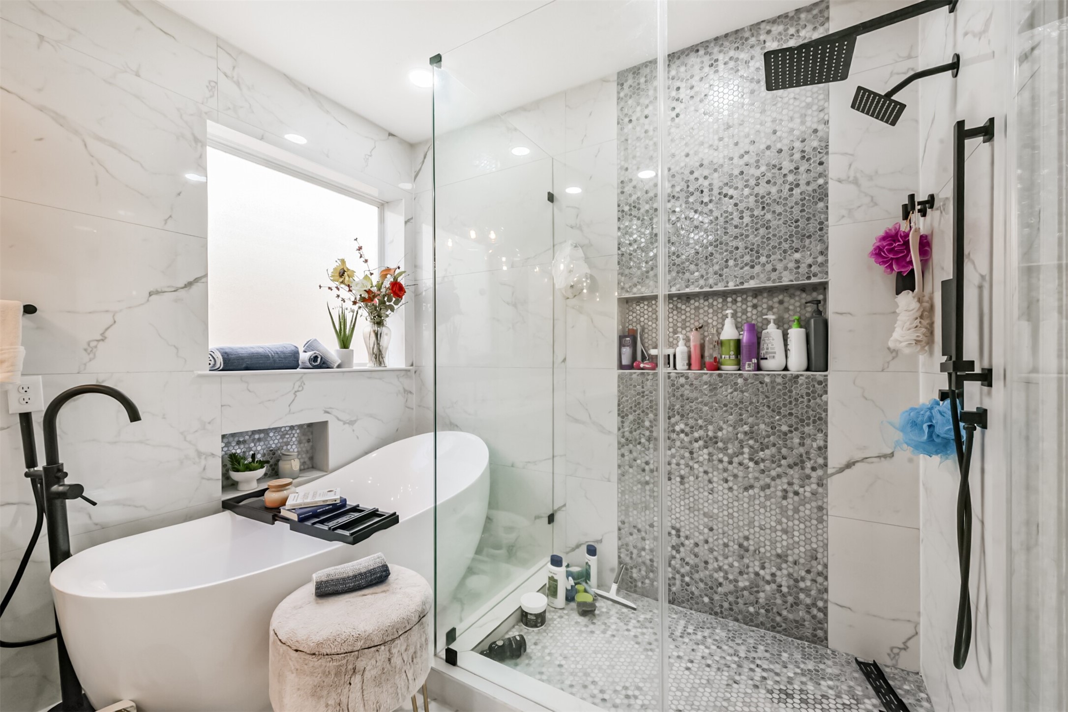 6806 Russelfield Lane Houston, TX 77049 - Photo 5 of 46 a bathroom with a sink toilet and shower