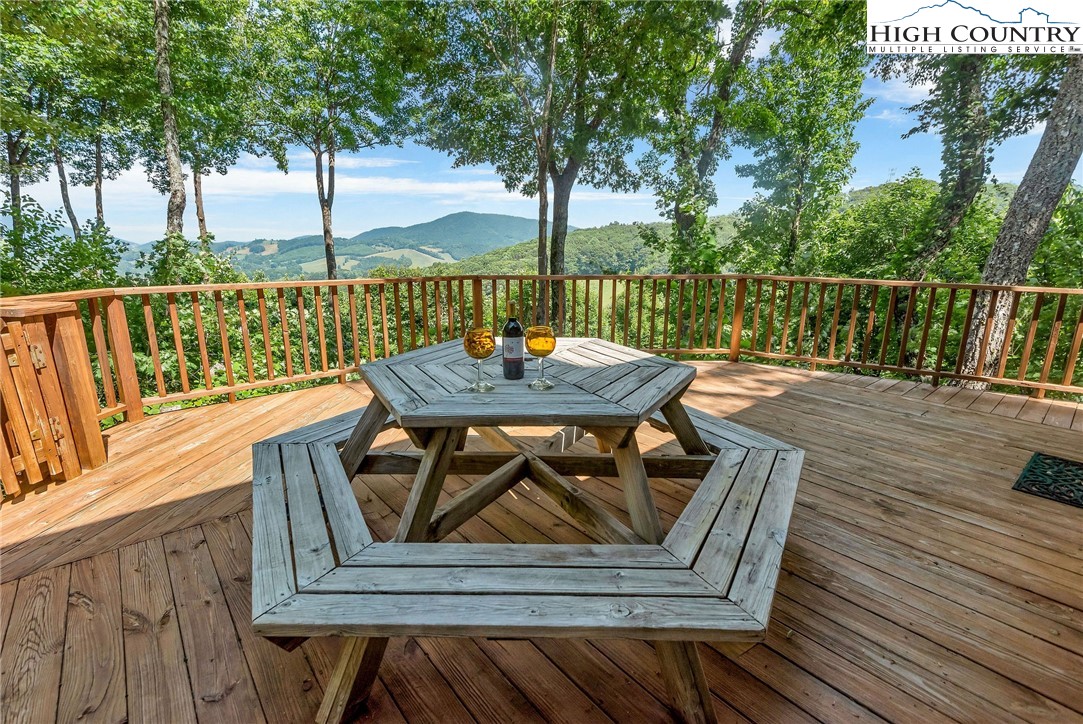 538 Homestead Road Todd, NC 28684 - Photo 5 of 32 Gallery Image 5