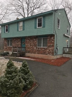 31 English Range Road Derry, NH 03038 - Photo 1 of 24