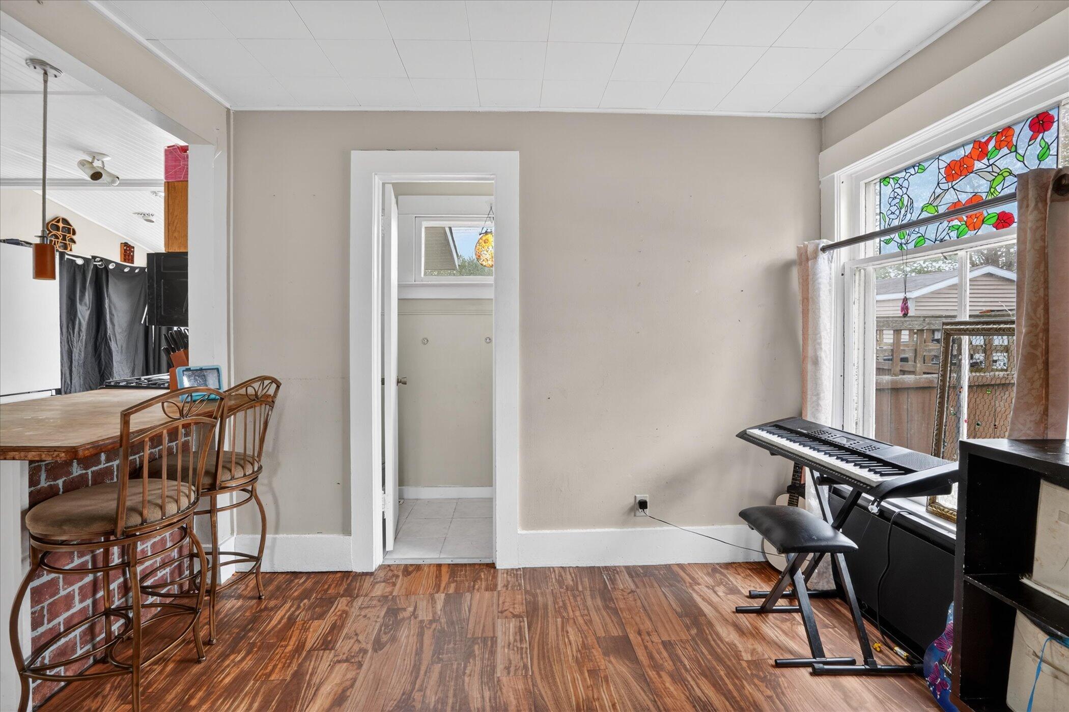 308 James Street Parma, MI 49269 - Photo 20 of 36 20-308-James-St-Parma-Windowstill