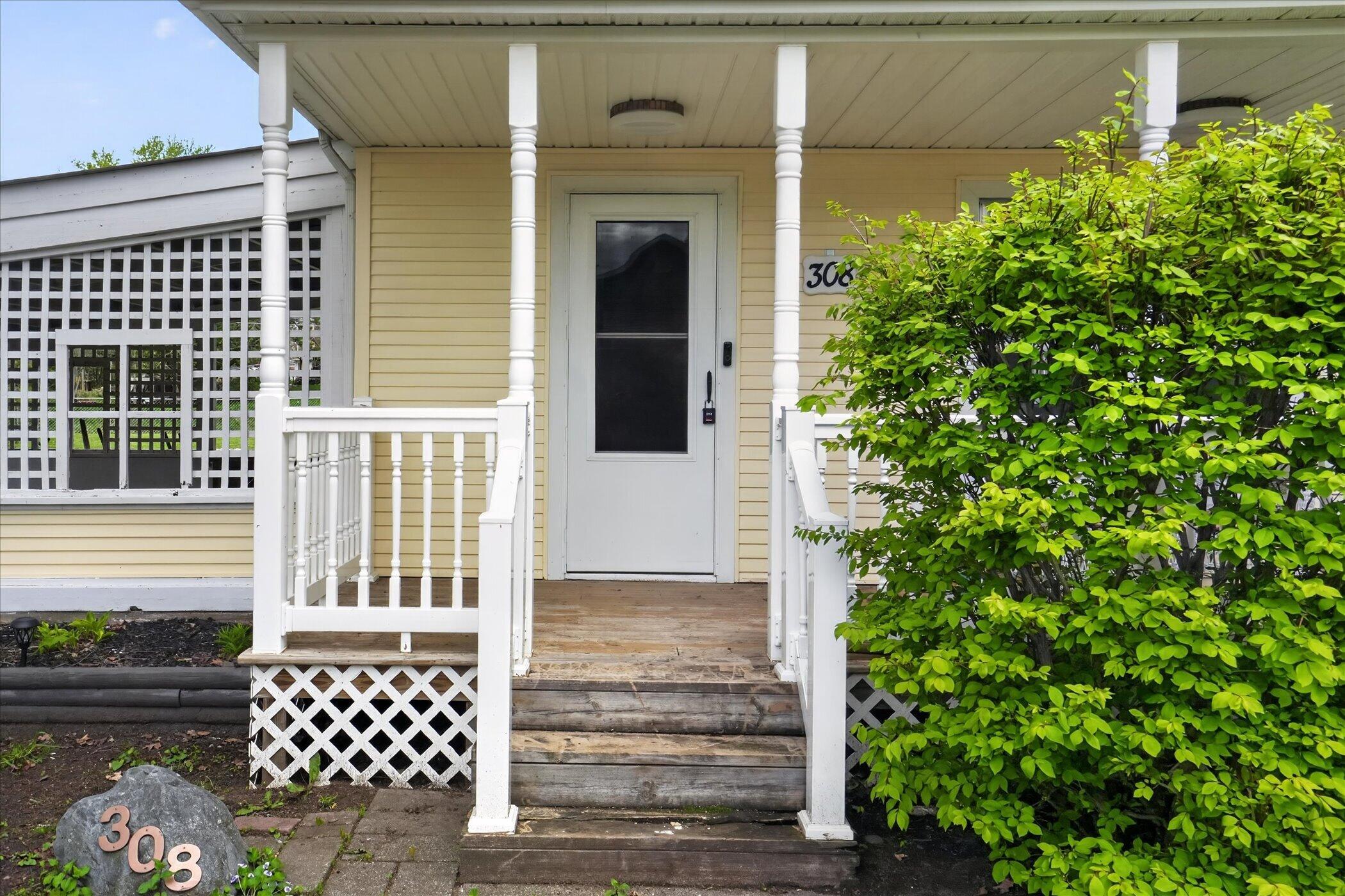 308 James Street Parma, MI 49269 - Photo 6 of 36 05-308-James-St-Parma-Windowstill