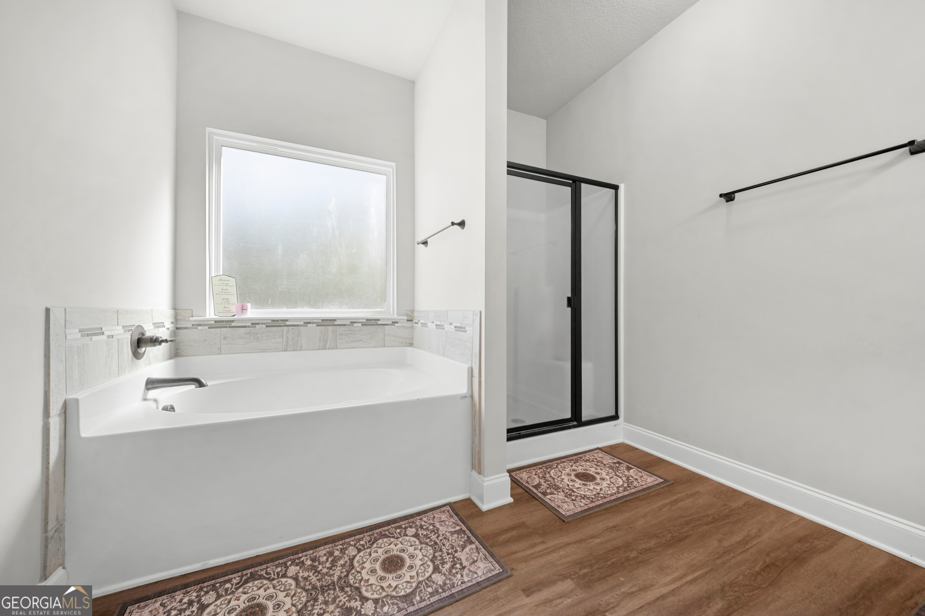 401 Elwick Place Statesboro, GA 30461 - Photo 22 of 36 a bathroom with a bathtub and a sink