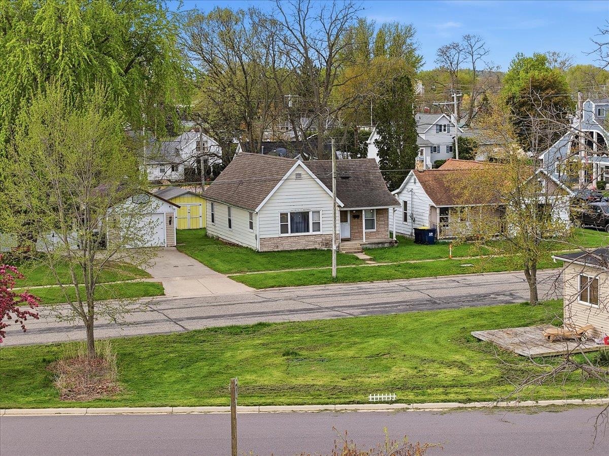 806 Mansion Street Mauston, WI 53948 - Photo 12 of 40