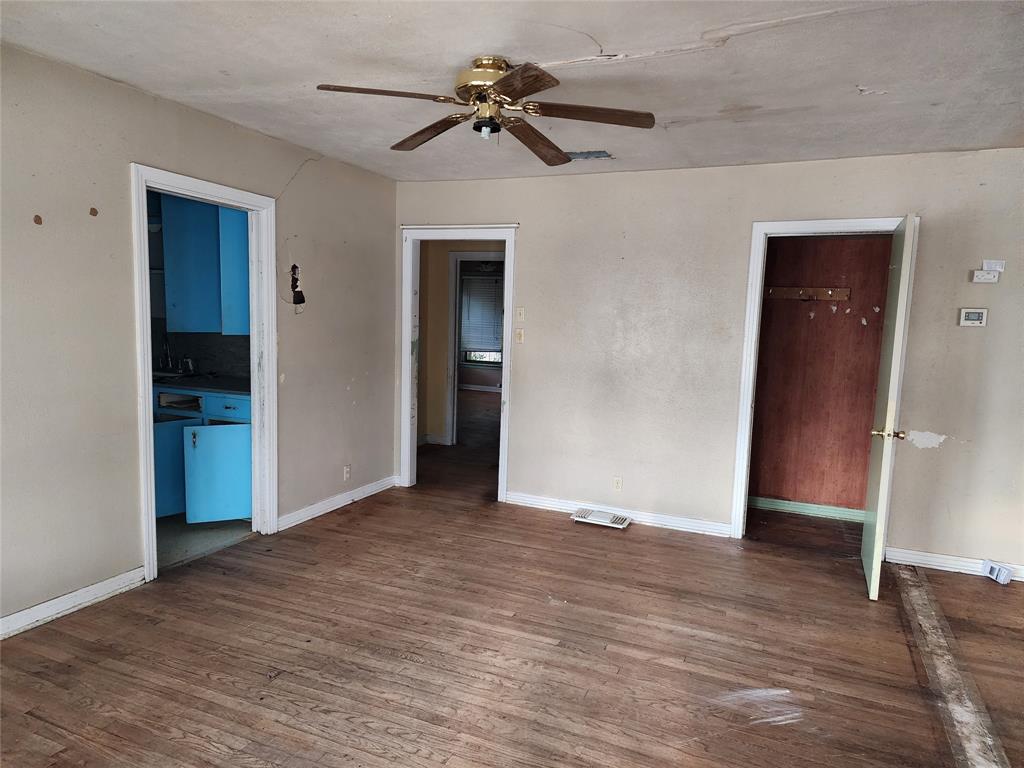 407 Largent Avenue Ballinger, TX 76821 - Photo 3 of 17