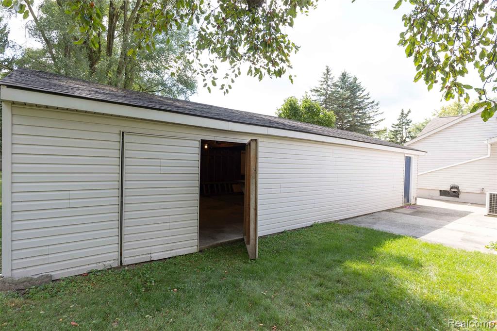 5140 Eastview Road Clarkston, MI 48346 - Photo 38 of 53 Gallery Image 38
