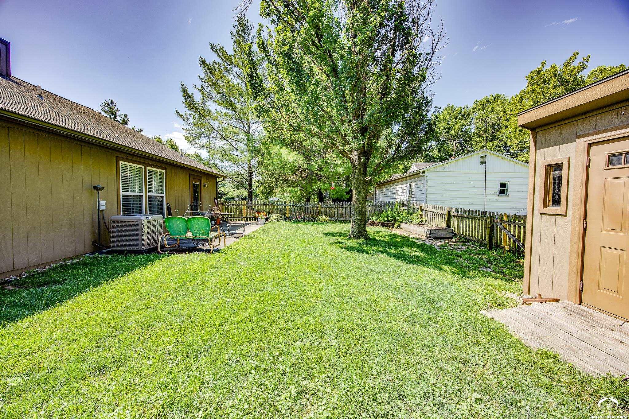 1837 Delaware Street Lawrence, KS 66044 - Photo 26 of 28