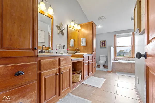 $475,000 | 1741 Fair Glen Court, Greenfield, IN 46140