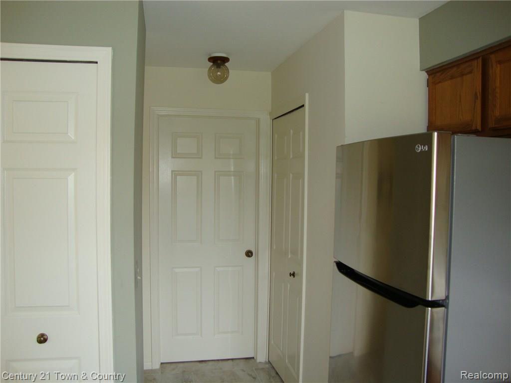 365 Huntington Court Rochester, MI 48307 - Photo 17 of 44 DSC01819.JPG
