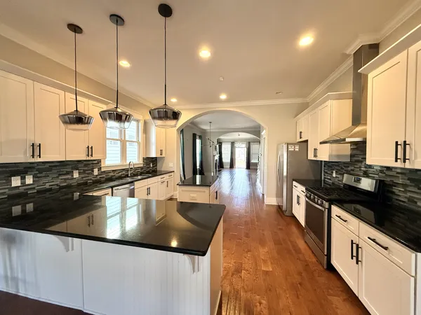 $5,500 | 2209 10th Avenue South, Unit A, Nashville, TN 37204