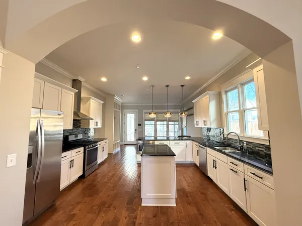 $5,500 | 2209 10th Avenue South, Unit A, Nashville, TN 37204