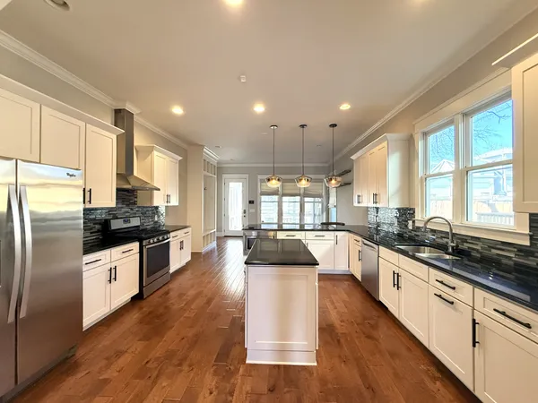 $5,500 | 2209 10th Avenue South, Unit A, Nashville, TN 37204