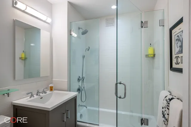 $2,800,000 | 25 Central Park West, Unit 4Z | Upper West Side