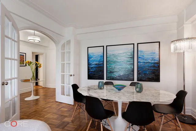 $2,800,000 | 25 Central Park West, Unit 4Z | Upper West Side