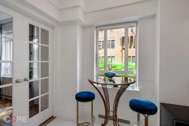$2,800,000 | 25 Central Park West, Unit 4Z | Upper West Side