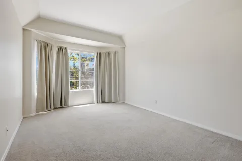 $624,999 | 550 Camino De La Reina, Unit 107, San Diego, CA 92108