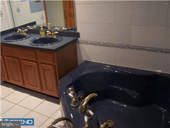 49 Cliff Road Levittown, PA 19057 - Photo 2 of 8 Bathroom